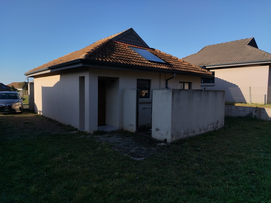 2 Bedroom Property for Sale in Kidds Beach Eastern Cape